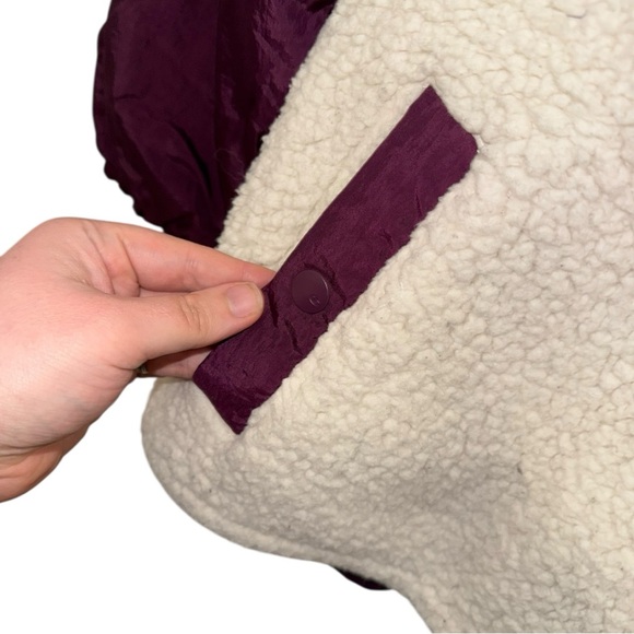 Champion Maroon and Cream Windbreaker - Picture 8 of 9